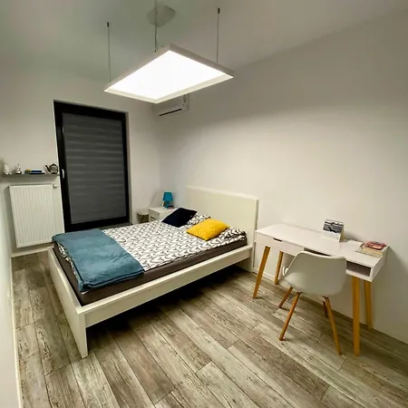 Dobry Dom Apartment *